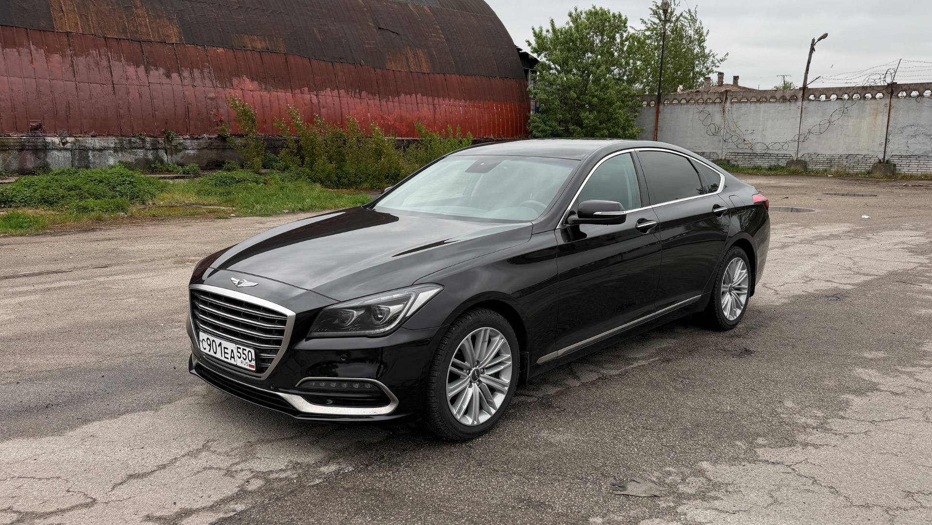 Genesis G80 2.0 AT. До здравствует король!