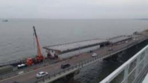 Крымский мост перекрыли из-за атаки БПЛА