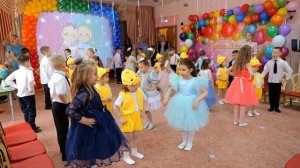Танец с малышами НА ВЫПУСКНОМ 2026