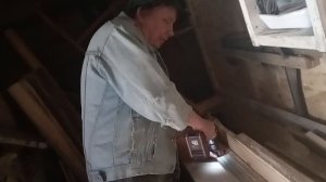 Как НЕЗРЯЧИЙ человек может работать с торцевой пилой
