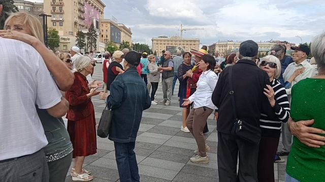 НИКТО ТЕБЯ НЕ ЛЮБИТ ТАК КАК Я ТАНЦЫ ХАРЬКОВ МАЙ 2026 смотреть онлайн