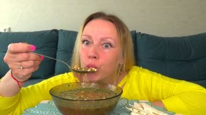 Мукбанг от Яновны Окрошка на квасе, Открыли пляжный сезон. Еда вкуснота.