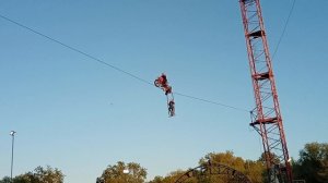 Трюк на мотоцикле в воздухе