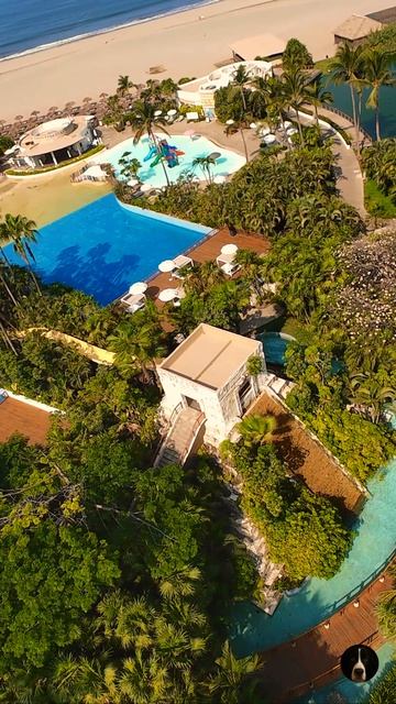 🌊🎢 Полет над огромной пирамидой с водной горкой и бассейнами с волнами в Vidanta Resort