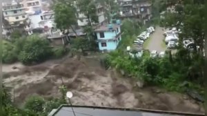 The entire state is sinking! People escape from flooded cars and houses in Assam and Manipur, India