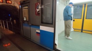электропоезд 81-740 Русич На станции метро Краснопресненская