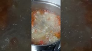 Суп из домашней петуха и чай с мятой