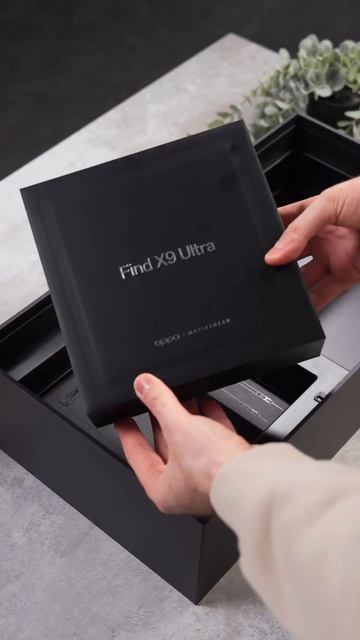 Распаковка Oppo Find X9 Ultra Hasselblad смотреть онлайн