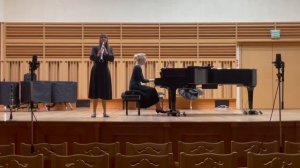 2 часть концерта Моцарта для кларнета. солистка Янковская Ирина, концертмейстер Цыганова Алла