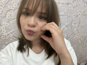 мугбанк с подругой