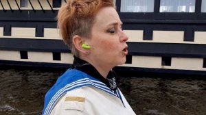 Весна приходит в порт.
Стихи Юрия Баранова 
Музыка Сергея Сентюрина