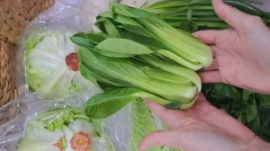Были на рынке! Купили зелени, мяса! Готовлю бефстроганов с пюре и салат из дайкона! Вкусно!😋😋😋
