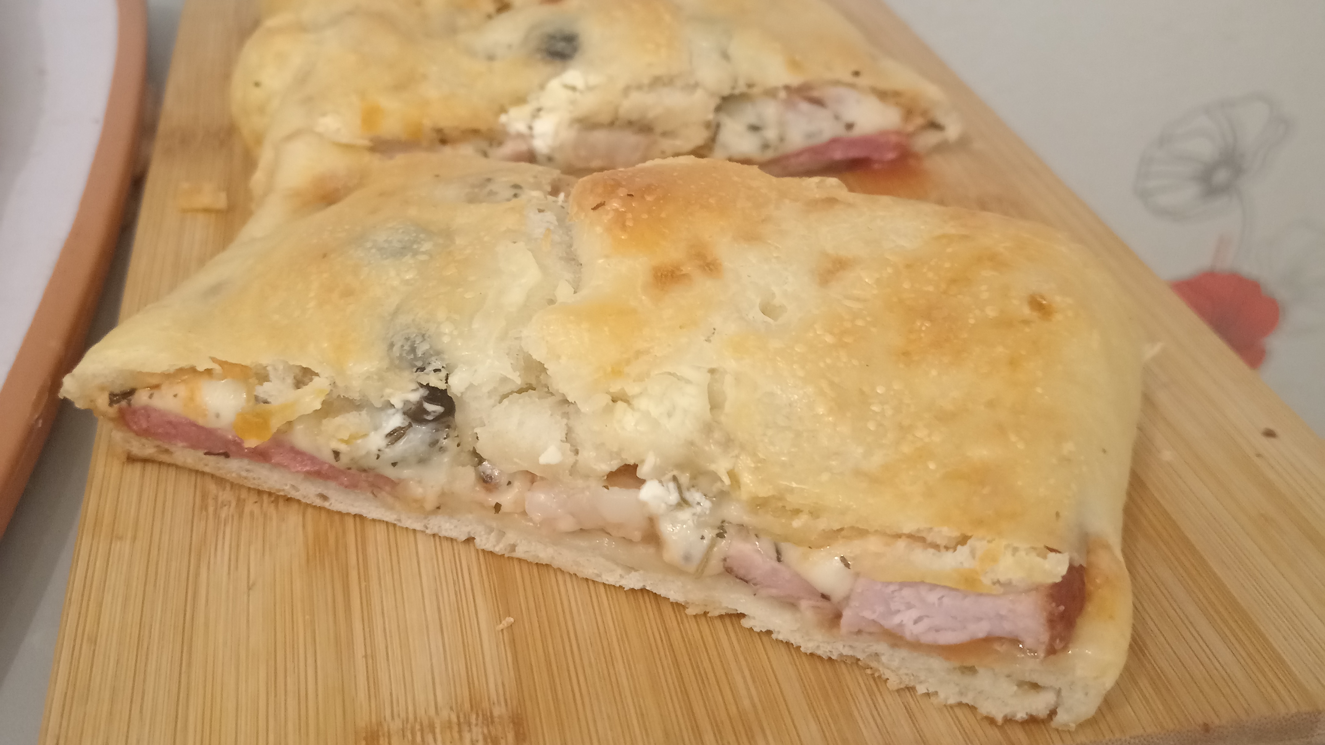 Стромболи(закрытая пицца)