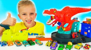 Влад и Никита играют с игрушечными машинками # Хот Вилс Сити