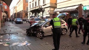 Наехавший на толпу в Модене имеет проблемы с психикой.