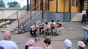 Выступление ансамбля гитаристов у Храма Покрова Пресвятой Богородицы в Нахабино 17.05.2026