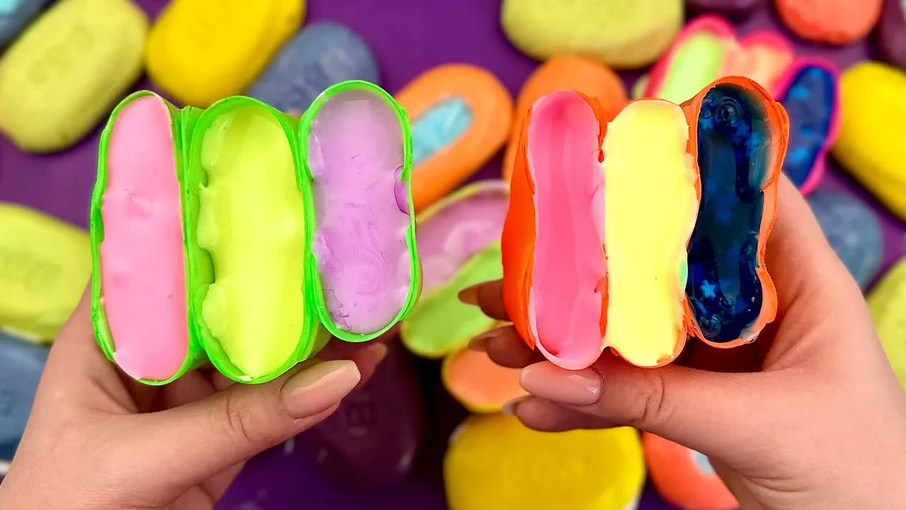 Необычно залипательное видео 🤤 раздавливание мыльных коробочек со слаймом и пеной 🤩 нарезка кубико