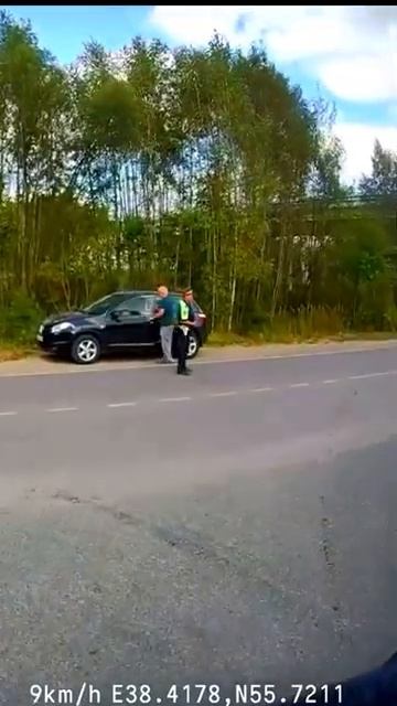 Водитель грузовика понял сотрудника ГАИ без слов