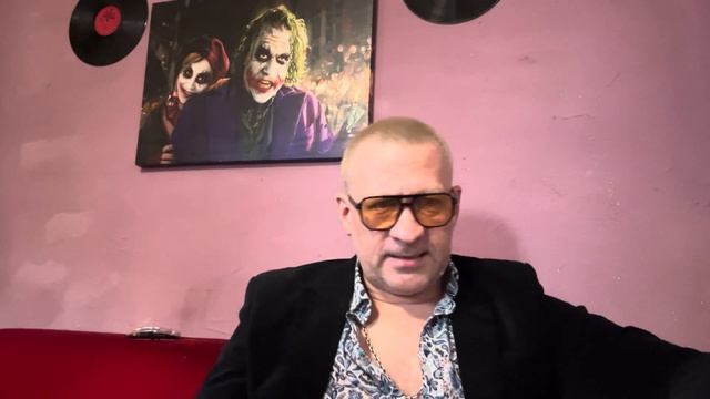 Ее будет сжирать изнутри после расставания лишь одна тема
