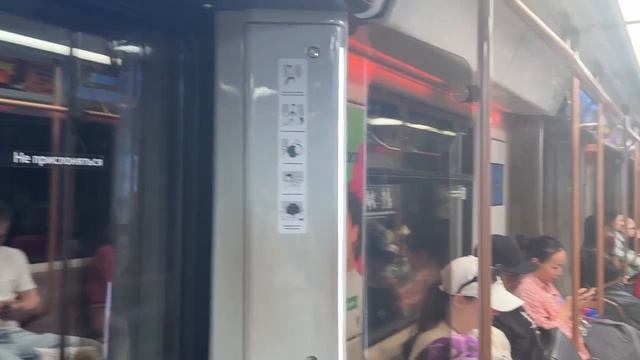 салон вагона поезда метро 81-775 Москва 2020