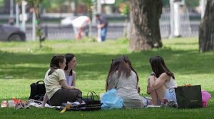 В столичном регионе из-за аномальной жары объявлен оранжевый уровень погодной опасности.