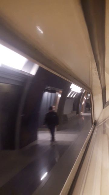 Закрытая станция метро Театральная 🟠 с необычного ракурса.
