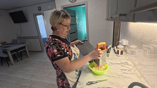Жалко их. Готовлю не знаю что