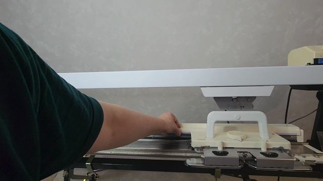 1.Установка вязальной машины Silver Reed на Brother Ke100 с помощью переходников моей разработки.
