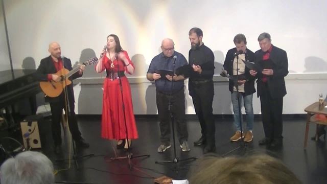 18. Елизавета Логунцова и хор
