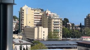 Ялта. Дом Торговли, вид с 5 этажа. Площадь Советская.  Фонтаны. 07.05.2026. Крым. Crimea. Yalta.