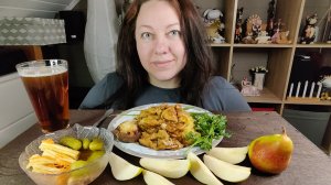 Мукбанг Рис с курицей в соусе терияки, корнишоны, спаржа, грибы и груша)