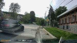 Черный BMW X7 не пропускает детей на пешеходном переходе ИНОЗЕМЦЕВО