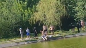 В подмосковном Серпухове открыли купальный сезон и вчера в пруду утонул мужчина