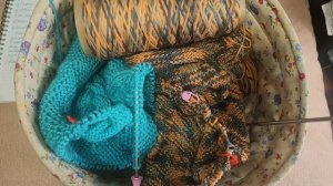 ВЯЗАЛЬНАЯ ИГРА  КУБИКИ ВЫБИРАЮТ В МАЕ