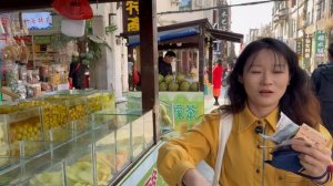 Learn Chinese Through Vlogs | Navigating China’s Food Streets with Cash and Chinese!.mp4
