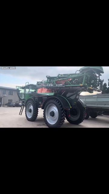 4. Amazone Pantera 4504 —самоходный опрыскиватель для точной защиты посевов на больших площадях 🌱🚜