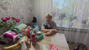 Для Абдугани привезли отличный сюрприз. Купили авто холодильник, в питомнике купили растишки.
