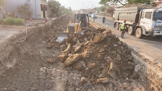Massive!! Road Construction Bulldozer Clears Large Stones To Pave Highway Foundation-003