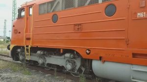 Тепловоз М61.  019 с хопперами дозаторами