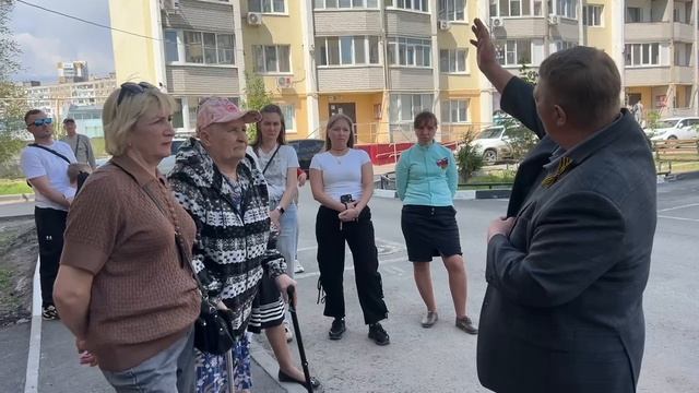 Панков пообещал жителям Тульского проезда Саратова помочь с решением их проблем