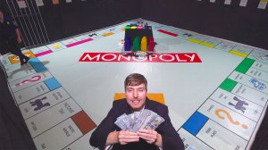 Гигантская монополия на реальные деньги