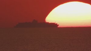 Море, солнце, самолёты, яхты, лодки, корабли.