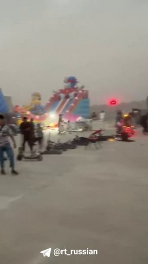 Кабинки на колесе обозрения вращались вокруг своей оси — такой силы ураганный ветер был в Узбекистан