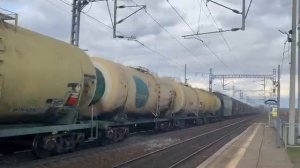 «Оригинальный» 2эс5к с грузовым поездом