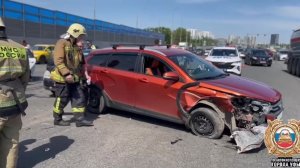 В массовой аварии на Бельском мосту в Уфе пострадала девушка