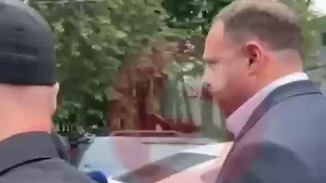 Ермак вышел из СИЗО. Он неохотно отвечал на вопросы журналистов, но подтвердил, что сидел в платной