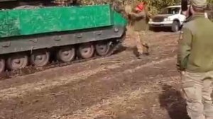 На Украине проводят шаманские обряды для освящения техники

Механики-бандеровцы решили использовать