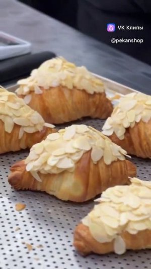 Миндальные лепестки тонкие