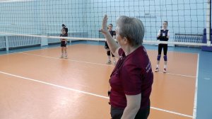 Обучение волейболу детей. Подача. Подводящее упражнение. Тренировка