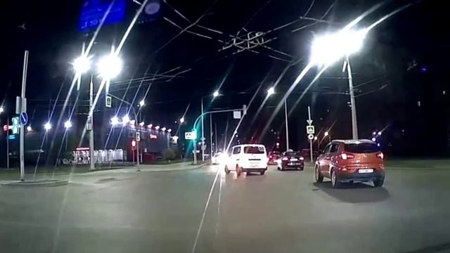 Неправильный разворот на перекрестке